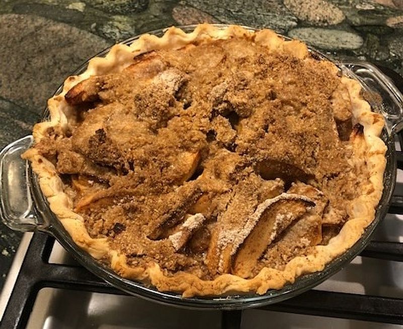 A Classic Dutch Apple Pie